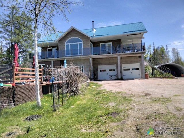 $835,000 - 2 Storey for sale in Jonquière (Lac-Kénogami) — photo 1