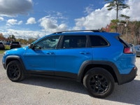 2019 JEEP CHEROKEE TRAILHAWK ELITE EDITION 4X4 FULLY LOADED ABSOLUTELY GORGEOUS ONLY $148.04 BI WEEK... (image 2)