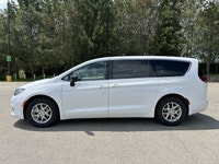 // ACCIDENT FREE!! // This 2024 Chrysler Grand Caravan SXT 2WD | No Accidents | Heated Steering is a... (image 9)