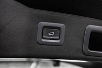 ... Engine: Moteur à 4 cylindres 2.5L L/100Km City: 10.2 L/100Km Hwy: 8.2 Safety Equipment Contrôle... (image 9)