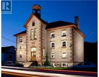 3rd FLOOR BACHELOR APARTMENT IN LANARK VILLAGE, 15 MINS WEST OF CARLETON PLACE, 10 MINS NORTH OF PER...