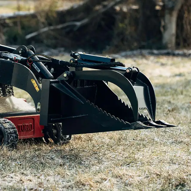 Mini Skid Steer Stump Bucket w/ Grapple  – SKU MSSBG415 in Heavy Equipment Parts & Accessories in Regina - Image 4