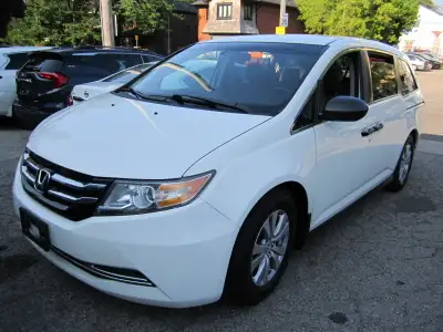CAR PROOF VERIFIED 100% ACCIDENT FREE. LIKE NEW INSIDE IN AND OUT. FINISHED IN PEARL WHITE WITH GREY...