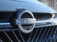 Engine: 4 Cylinder Engine 2.0L L/100Km City: 8.0 L/100Km Hwy: 6.4 Safety Equipment Electronic Stabil... (image 8)