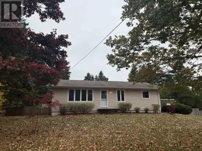 Welcome to 20 Avonlea Drive - this beautiful, well maintained home in a family friendly neighborhood...