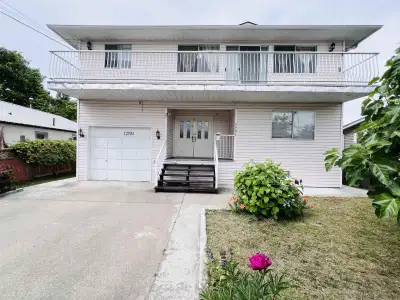 This two-storey home has 3 bedrooms upstairs and an authorized suite of 3 bedrooms downstairs, a gre...