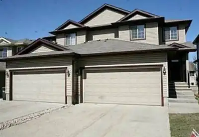 This well-maintained half-duplex is located in the desirable Summerwood community. It offers a funct...