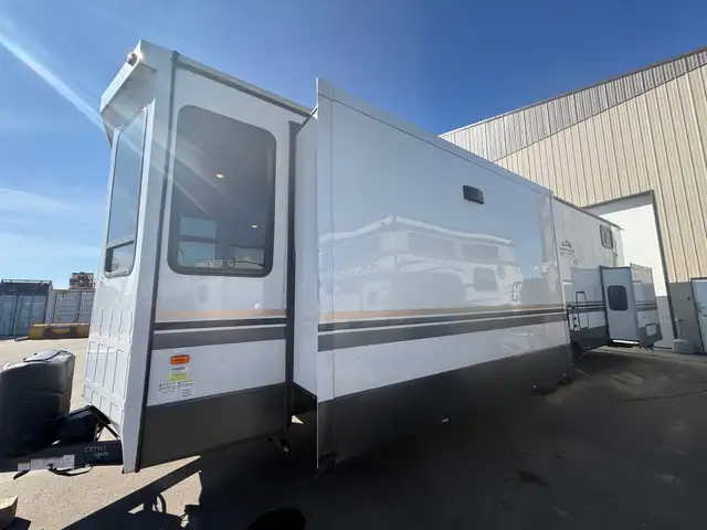 2022 Forest River Cedar Creek Cottage 40CDL in Travel Trailers & Campers in St. Albert - Image 8
