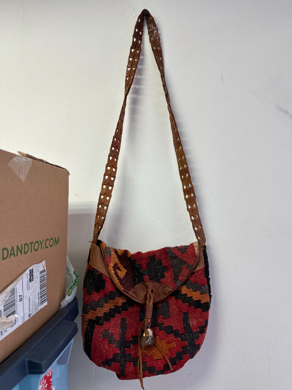 Vintage Marco Avane Wool Blanket Southwest Western Crossbody Bag in Women's - Bags & Wallets in Thunder Bay - Image 2