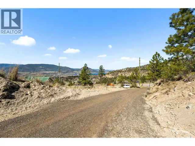 138 SALIKEN Drive Penticton, British Columbia in Houses for Sale in Penticton - Image 9