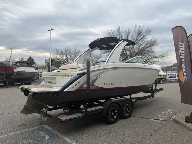 2019 Cobalt R7 Surf in Powerboats & Motorboats in Saskatoon - Image 28