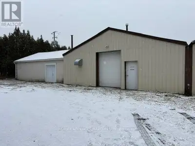 Units 4 & 5 at 2017 Second St West, total some 2,600 sq ft of main floor area at the rear of the bui...