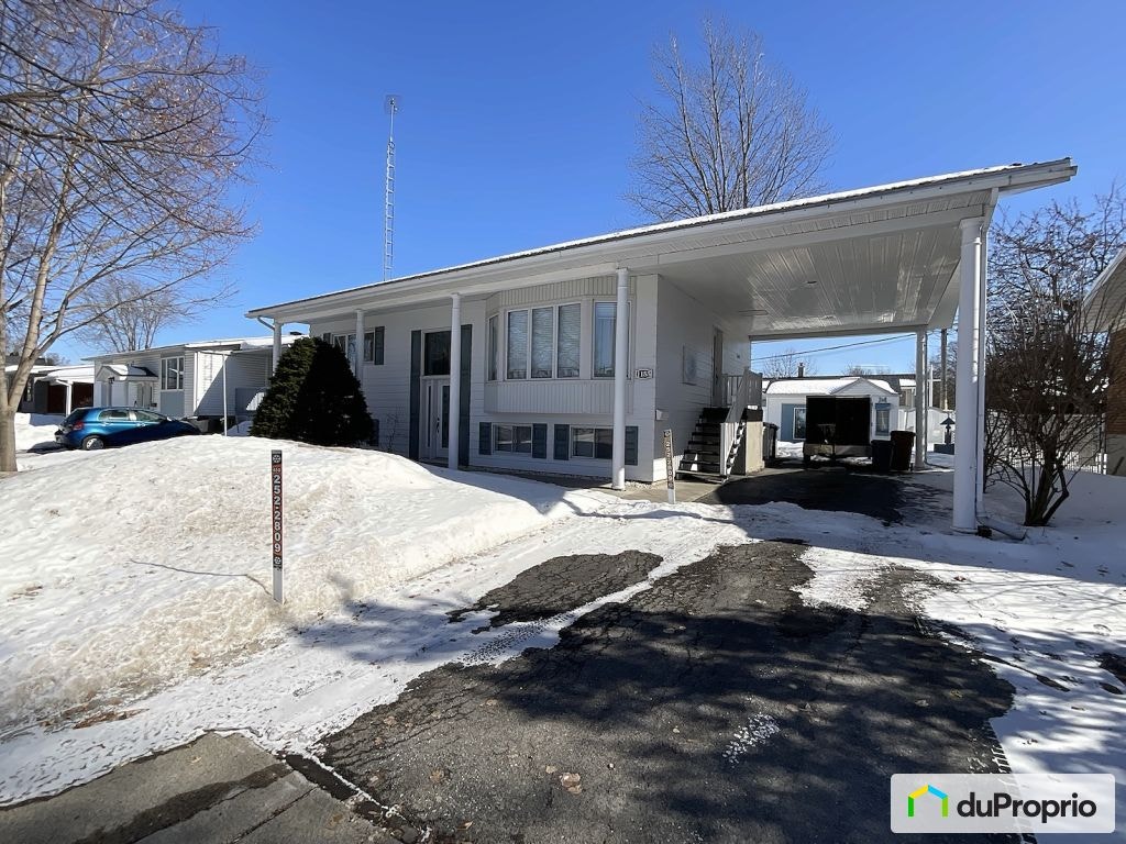 $529,000 - Intergenerational for sale in St-Hyacinthe — photo 1