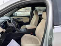 Discover the 2022 Chevrolet Traverse LT: A Perfect Blend of Power, Safety, and Comfort for the Moder... (image 9)