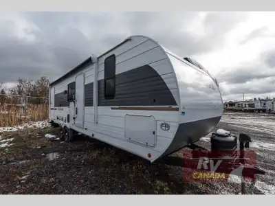 Please Call Us At 613.851.7326 with any questions? Forest River Wildwood travel trailer 28DBUD highl...