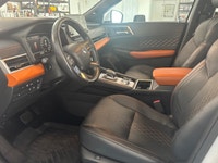 Recent Arrival! 2024 Mitsubishi Outlander PHEV SEL PHEV AWD SEL AWD | Save Your Gas Money! | Zacks C... (image 9)