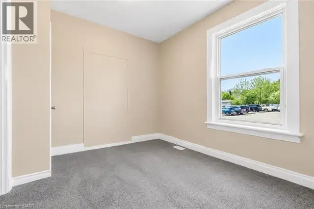 93 LANCASTER Street W Kitchener, Ontario in Houses for Sale in Kitchener / Waterloo - Image 10