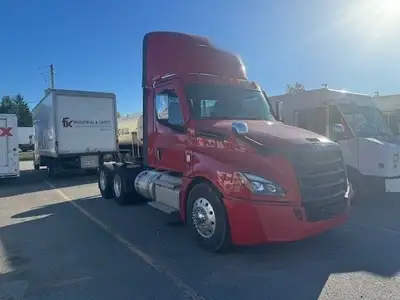 Location Allliston 2024 LOW KMS 149,000 kms AUTO DD15 455 HP OEM WARRANTY Ew4 Detroit Warranty SALES...