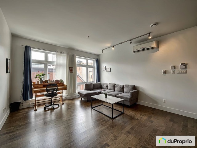 $374,900 - Condominium in Ville-Marie (downtown, old Mtl) — photo 1