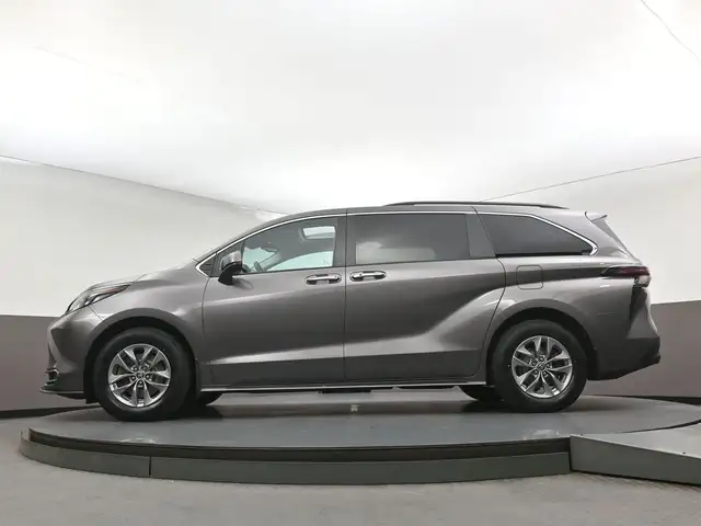 2024 Toyota Sienna XLE in Cars & Trucks in Dartmouth - Image 43
