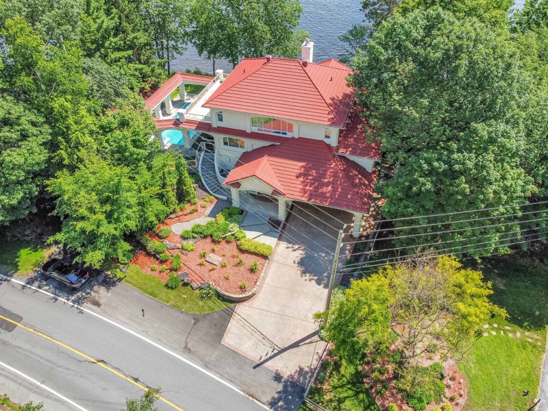 Nouvelle inscription bord de l'eau Maisons à vendre Drummondville