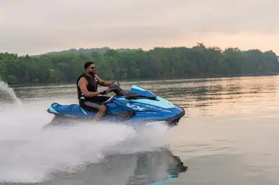 Experience all-day comfort and performance with the VX Cruiser, a value-focused choice for families...