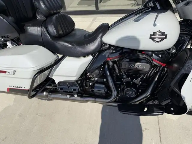 2020 Harley-Davidson FLHTKSE - CVO Limited in Sport Touring in Saskatoon - Image 10