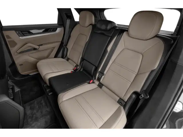 2025 Porsche Cayenne GTS GTS AWD in Cars & Trucks in Delta/Surrey/Langley - Image 11