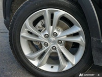 For those seeking a reliable and feature-packed compact SUV that handles any weather with grace, thi... (image 5)