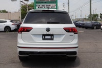 NO ACCIDENT Elevate Your Drive with the 2022 VW Tiguan Comfortline R-LINE BLACK EDITION 4Motion AWD.... (image 5)