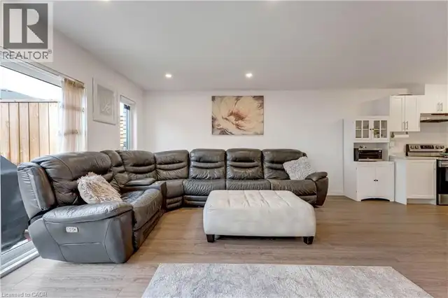 91 PONY Way Kitchener, Ontario in Houses for Sale in Kitchener / Waterloo - Image 12