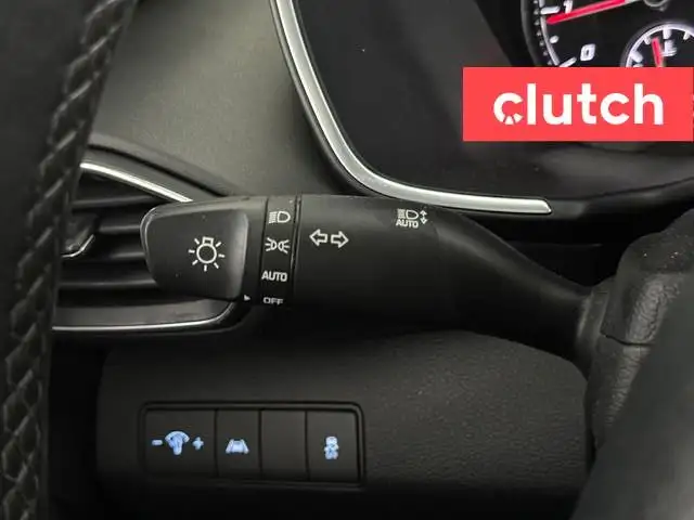 2021 Hyundai Santa Fe Preferred w/ Apple CarPlay, Heated Front S in Cars & Trucks in Ottawa - Image 25