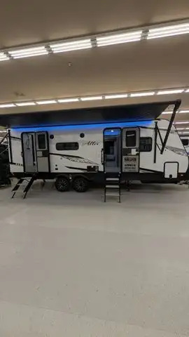 2025 East To West 2475BH in Travel Trailers & Campers in Winnipeg - Image 4