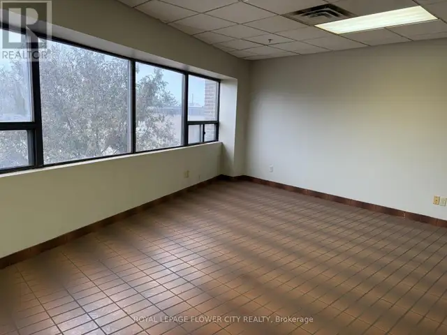 UNIT 2 - 229 WILKINSON ROAD Brampton (Steeles Industrial), Ontar in Commercial & Office Space for Rent in Mississauga / Peel Region - Image 8