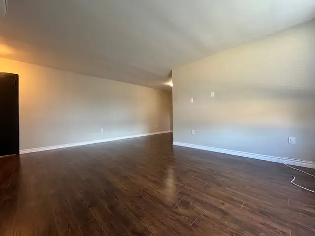 Updated 1 Bedroom & 1 Bathroom Apartment! in Long Term Rentals in Sarnia - Image 8