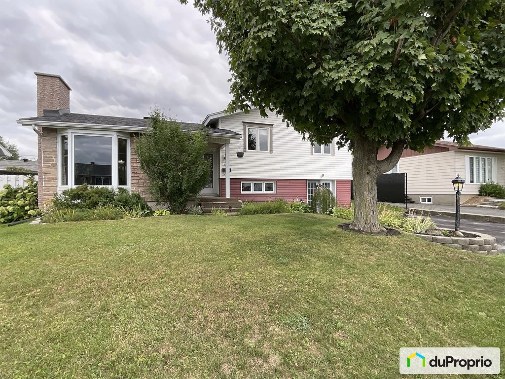 $565,000 - Bungalow for sale in Drummondville (Drummondville) — photo 1