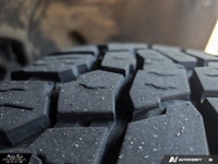 2500 4WD Crew Cab – Summit White with Jet Black interior, deep tint rear glass, power door locks, re... (image 6)