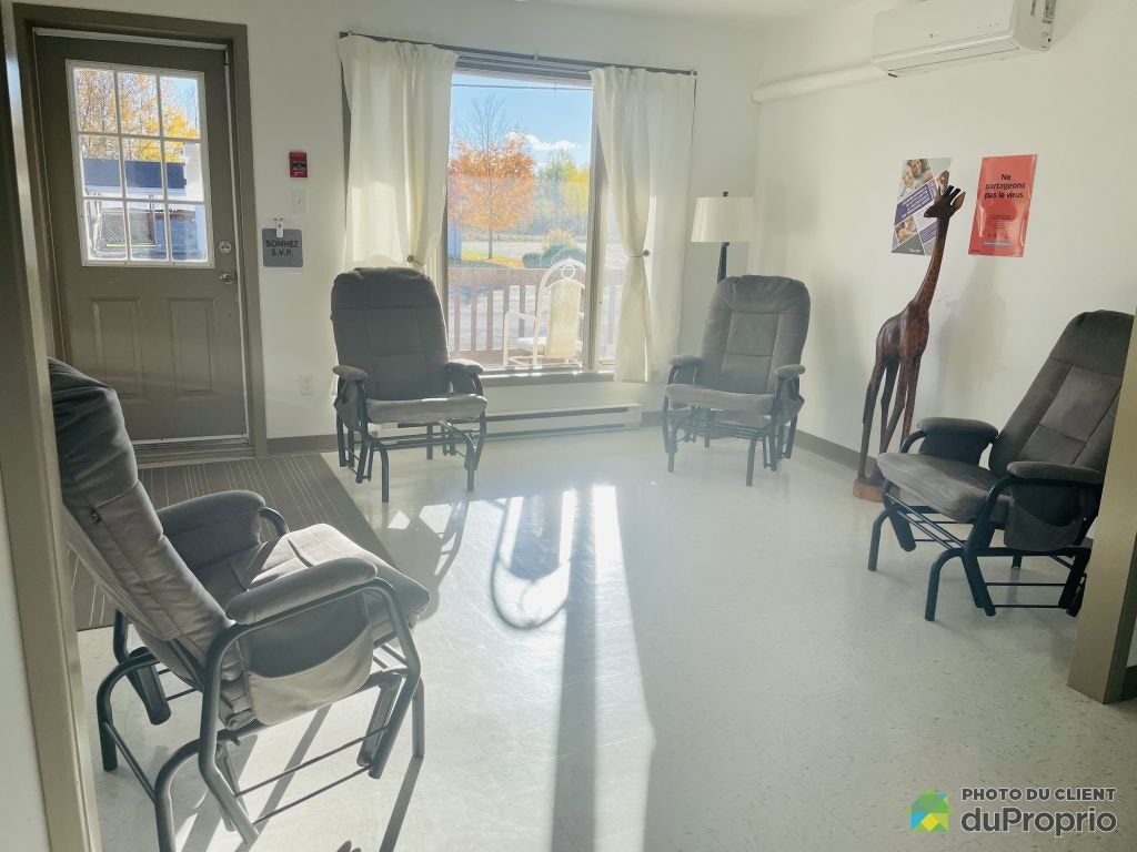 $1,200,000 - Bungalow for sale in Pointe-A-La-Croix — photo 3