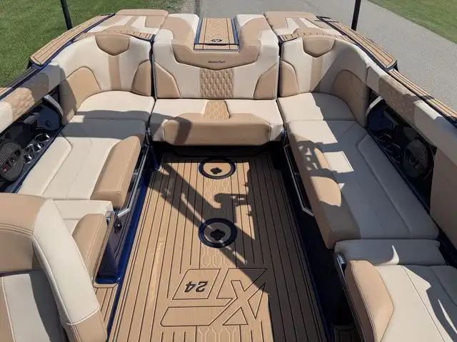 2025 Mastercraft XT24 in Powerboats & Motorboats in St. Albert - Image 18