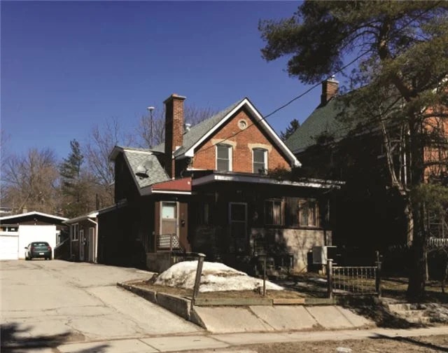 Orillia, 2 bedroom ground floor unit, with 1 parking Long Term