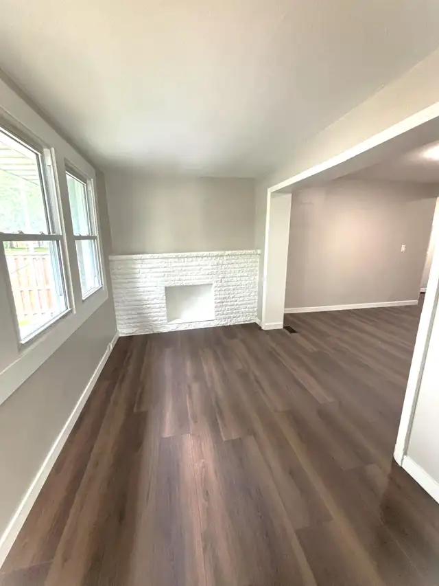 Newly Renovated 1 Bedroom Apartments Available | 721 Devine St in Long Term Rentals in Sarnia - Image 5
