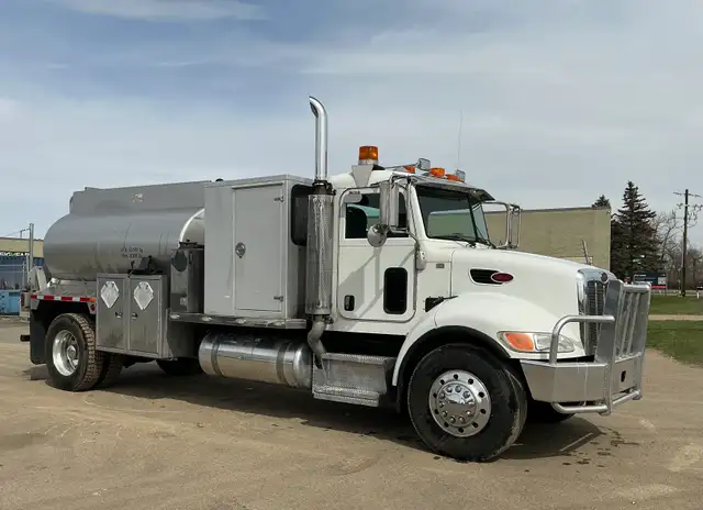 Pressure Truck in Heavy Equipment in St. Albert - Image 2