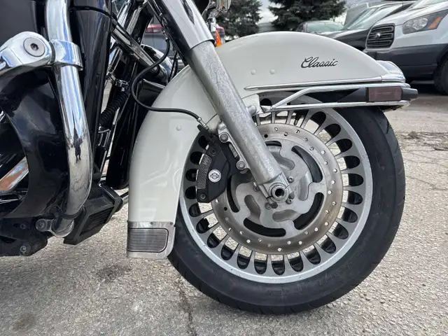 2012 Harley-Davidson Electra Glide Classic ~ ELECTRA GLIDE CLASS in Sport Touring in City of Toronto - Image 10