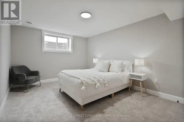 21 HAMILTON STREET North Middlesex (Ailsa Craig), Ontario in Houses for Sale in Grand Bend - Image 29