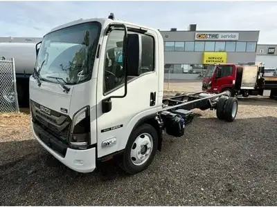 2025 Isuzu NRR 16ft Steel Flatdeck RADIO AM/FM AUX INPUT BLUE, HVAC SYSTEM, LED LIGHTING WITH WASHER...