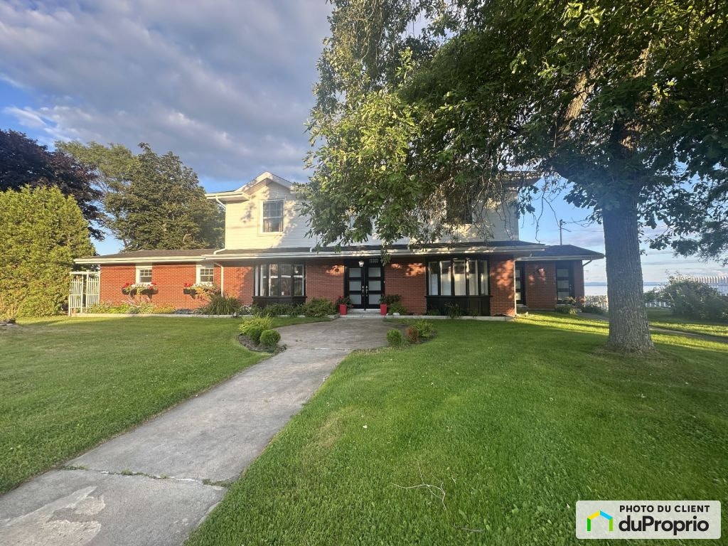$709,000 - 2 Storey for sale in L'Isle-aux-Coudres (St-Louis) — photo 1