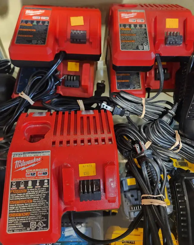 Battery Chargers: Dewalt, Milwaukee, Ridgid, Paslode... in Power Tools in Ottawa - Image 3