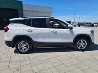 Command the road and secure incredible value with this low-mileage 2024 GMC TERRAIN SLE AWD, clockin... (image 3)