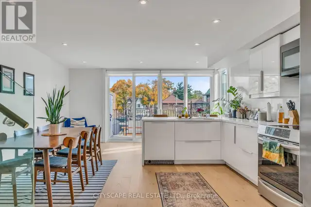 UPPER - 61 EDWIN AVENUE Toronto (Dovercourt-Wallace Emerson-Junc in Long Term Rentals in City of Toronto - Image 12