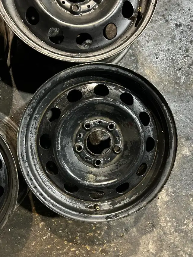 X40835 - 5x120 - 16x7 - 4 STEEL RIMS - LIKE NEW CONDITION in Tires & Rims in Kitchener / Waterloo - Image 7